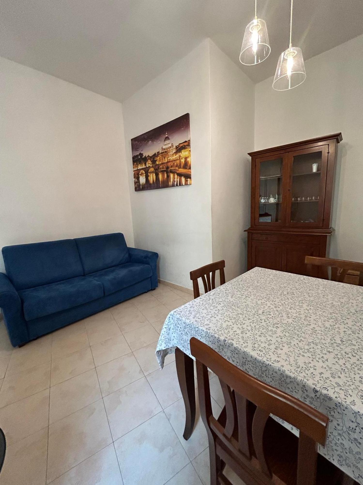 Noemi's Apartment Rom